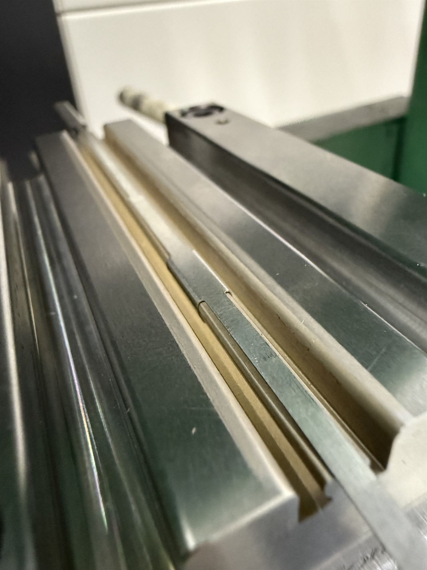 Close view of the form tool assembly