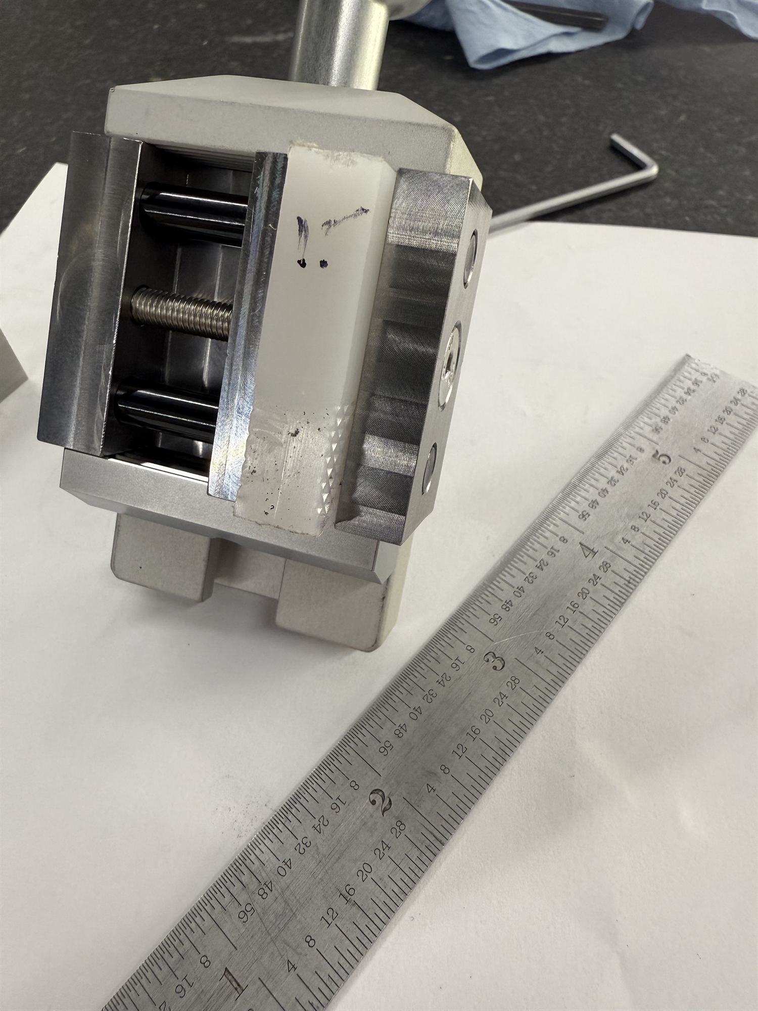 Detail of the microtome sample vise